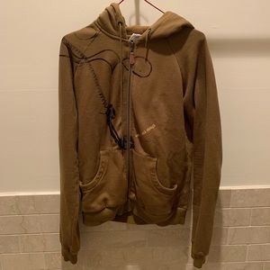 L Gwen Stefani’s LAMB hoodie